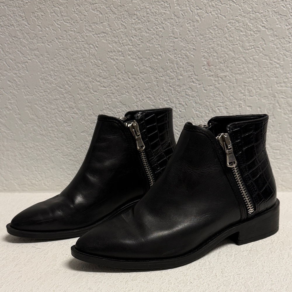 STEVEN by Steve Madden Black Leather Croc-Embossed Ankle Booties 7.5